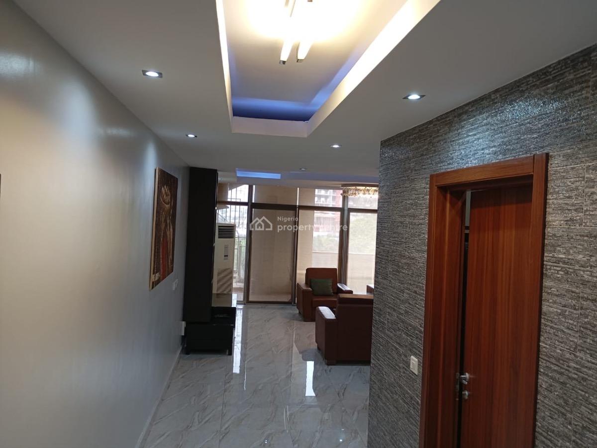 Spacious 2 Bedroom Apartment with Top Notch Amenities Available, Lekki Phase 1, Lekki, Lagos, Flat / Apartment Short Let
