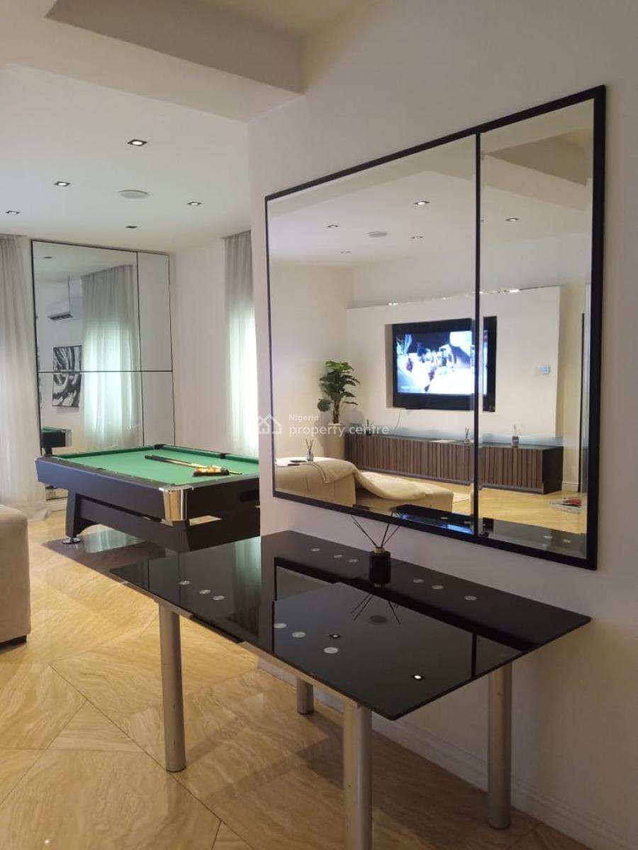 Spacious 2 Bedroom Apartment with Top Notch Amenities Available, Lekki Phase 1, Lekki, Lagos, Flat / Apartment Short Let