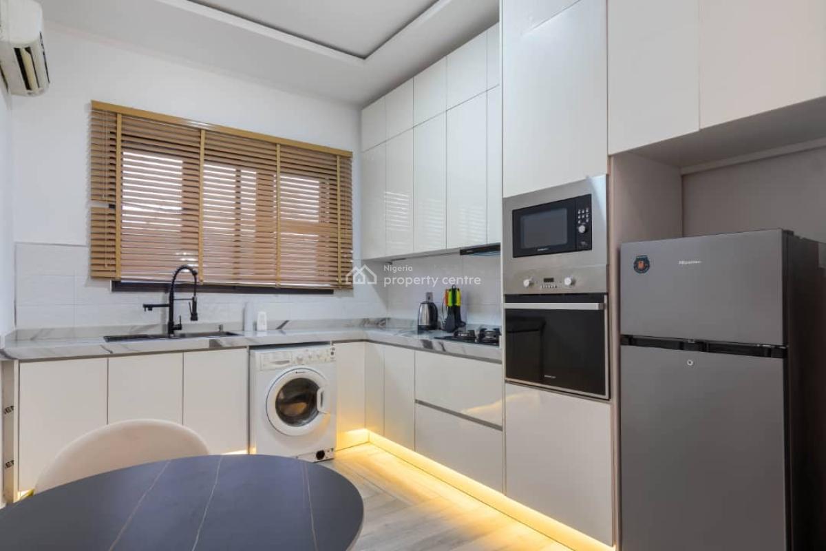 Cozy 1 Bedroom with Ps5 Console, Swimming Pool & Gym, Lekki Phase 1, Lekki, Lagos, Flat / Apartment Short Let