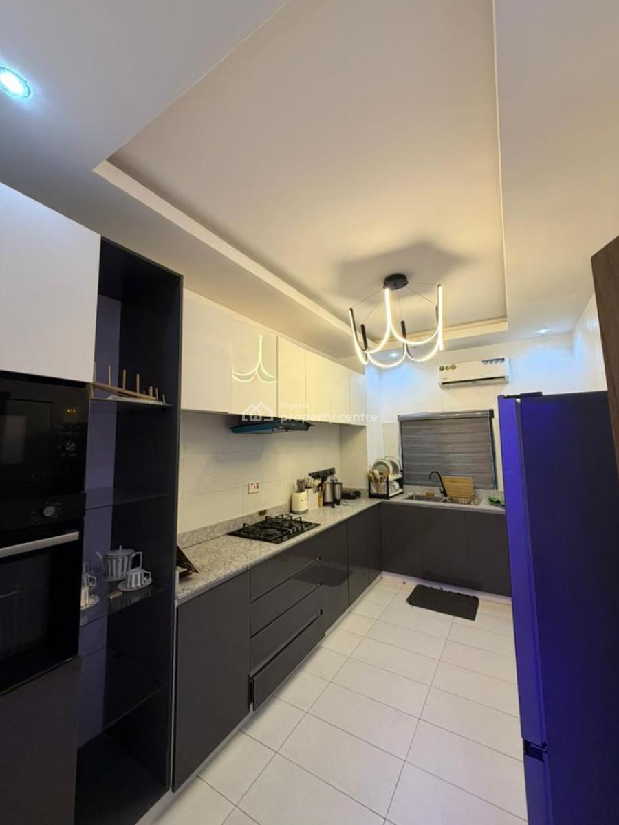 2 Bedroom with Bq  Furnished, Right Side Flood Free Zone, Lekki Phase 1, Lekki, Lagos, Flat / Apartment for Rent