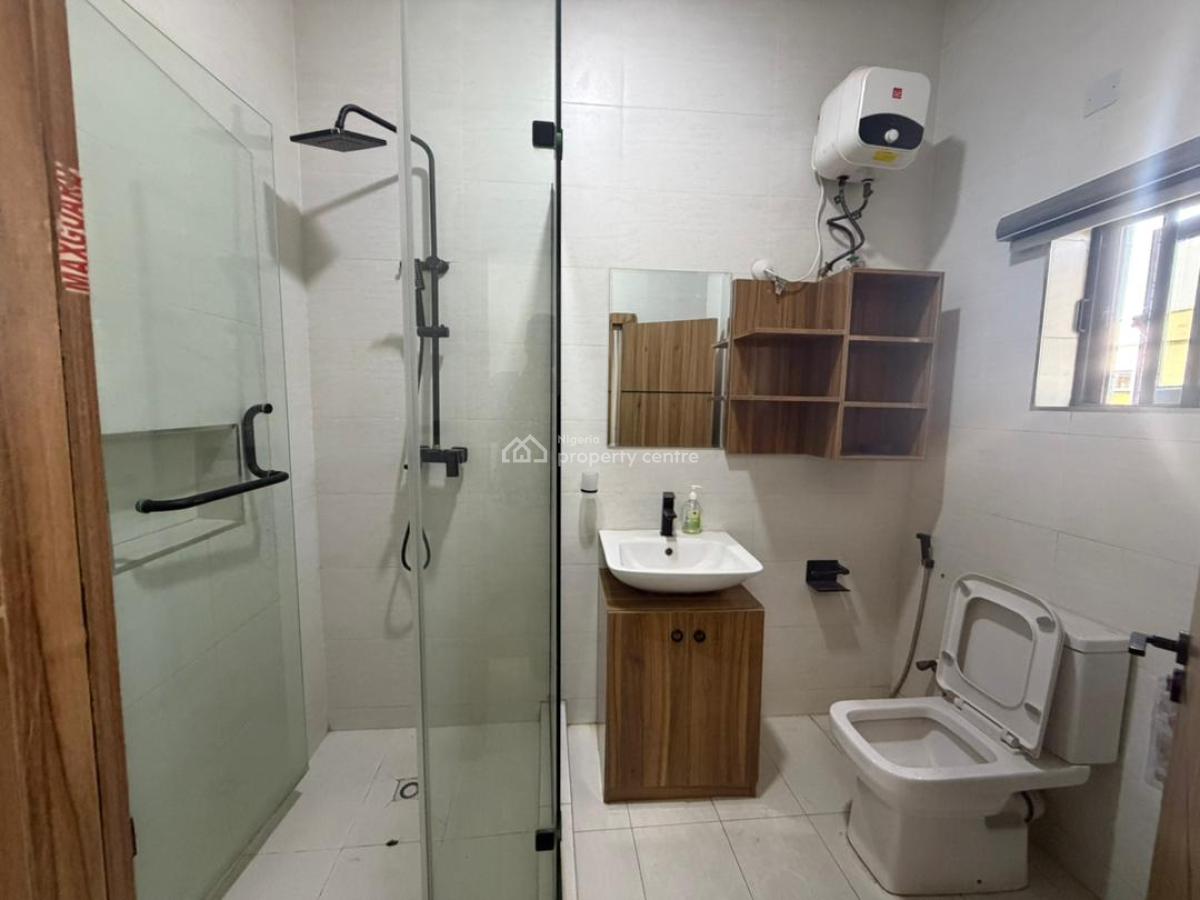 2 Bedroom with Bq  Furnished, Right Side Flood Free Zone, Lekki Phase 1, Lekki, Lagos, Flat / Apartment for Rent