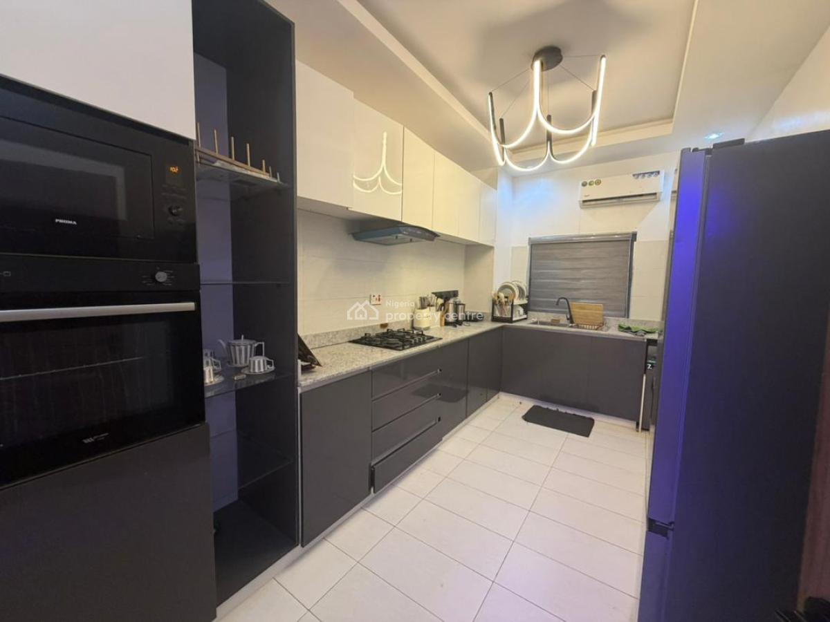 2 Bedroom with Bq  Furnished, Right Side Flood Free Zone, Lekki Phase 1, Lekki, Lagos, Flat / Apartment for Rent