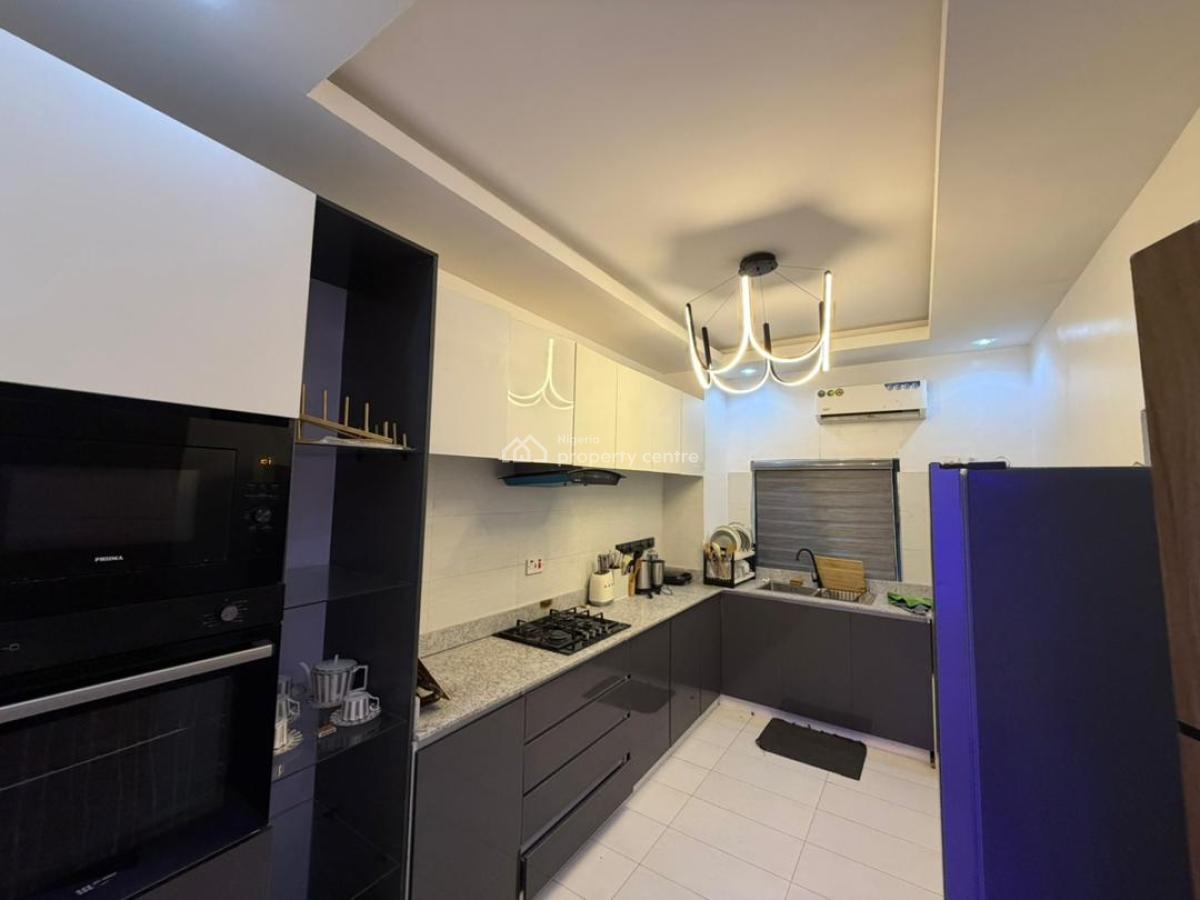 2 Bedroom with Bq  Furnished, Right Side Flood Free Zone, Lekki Phase 1, Lekki, Lagos, Flat / Apartment for Rent