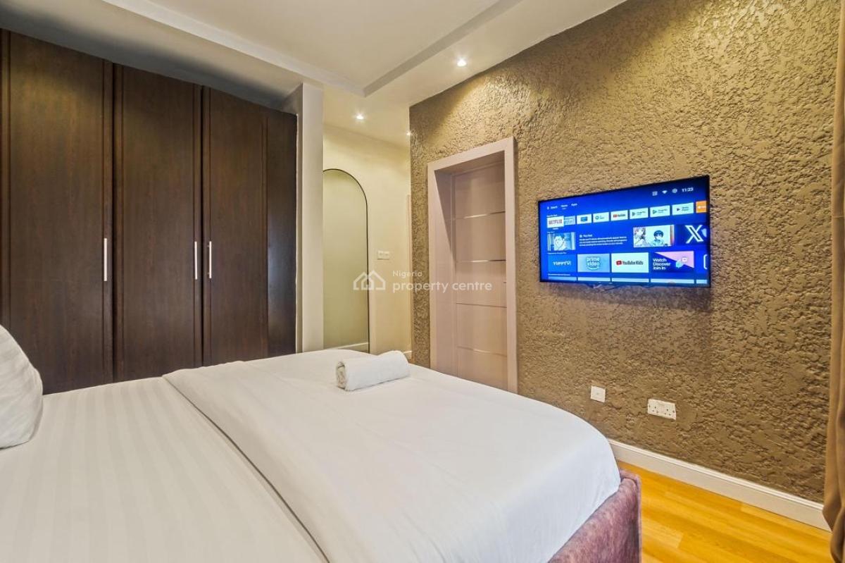 Newly Nice 3 Bedroom with Ps5 Console, Swimming Pool & Gym, Lekki Phase 1, Lekki, Lagos, Flat / Apartment Short Let