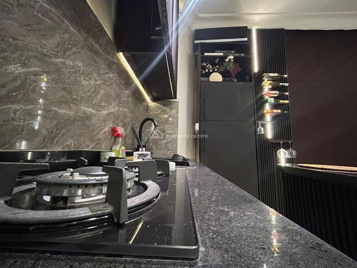 Newly Furnished 3 Bedroom Luxury Apartment 🥰 with 24hrs Light, Hand G, Lekki Phase 1, Lekki, Lagos, Flat / Apartment Short Let