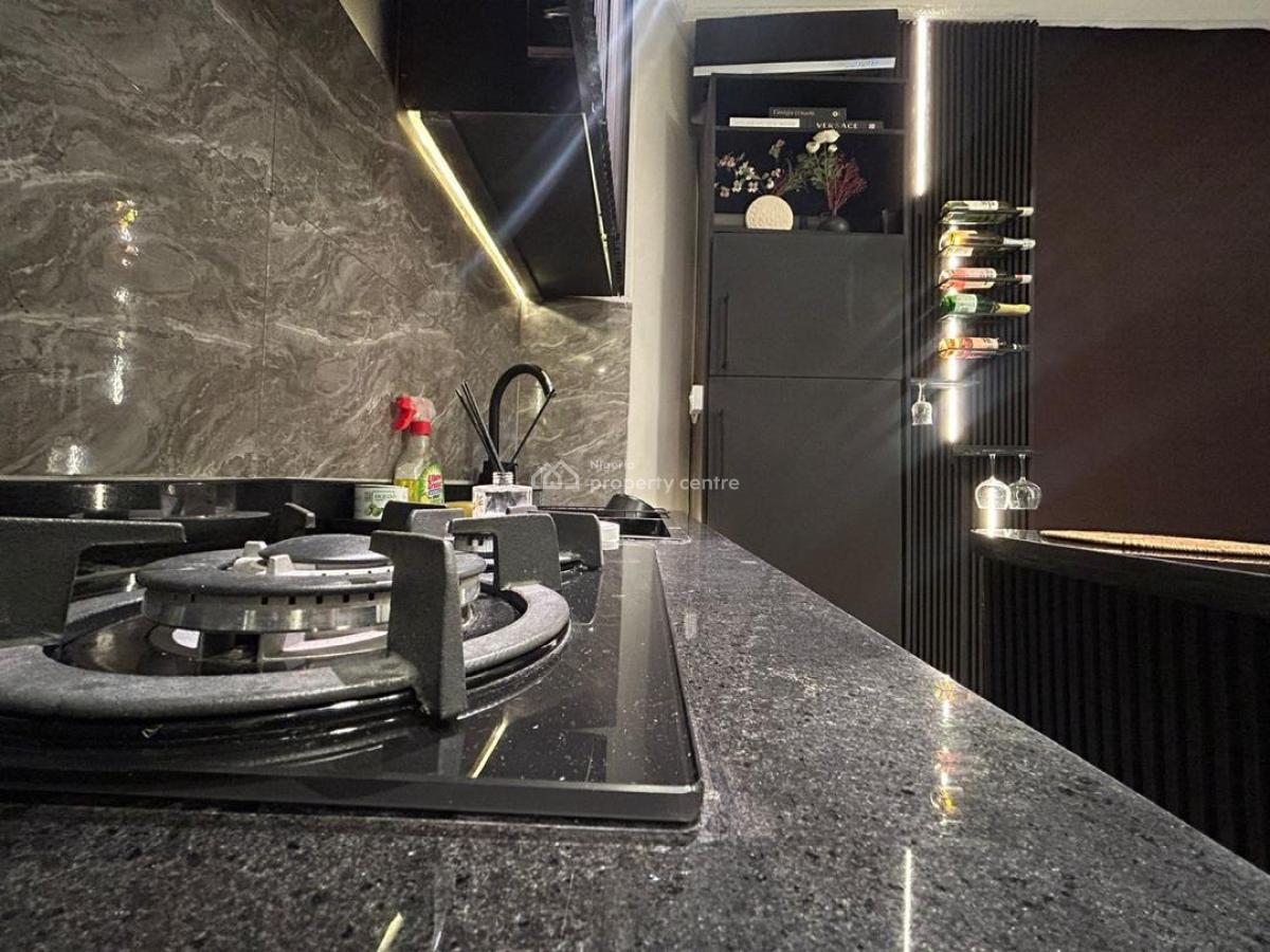 Newly Furnished 3 Bedroom Luxury Apartment 🥰 with 24hrs Light, Hand G, Lekki Phase 1, Lekki, Lagos, Flat / Apartment Short Let