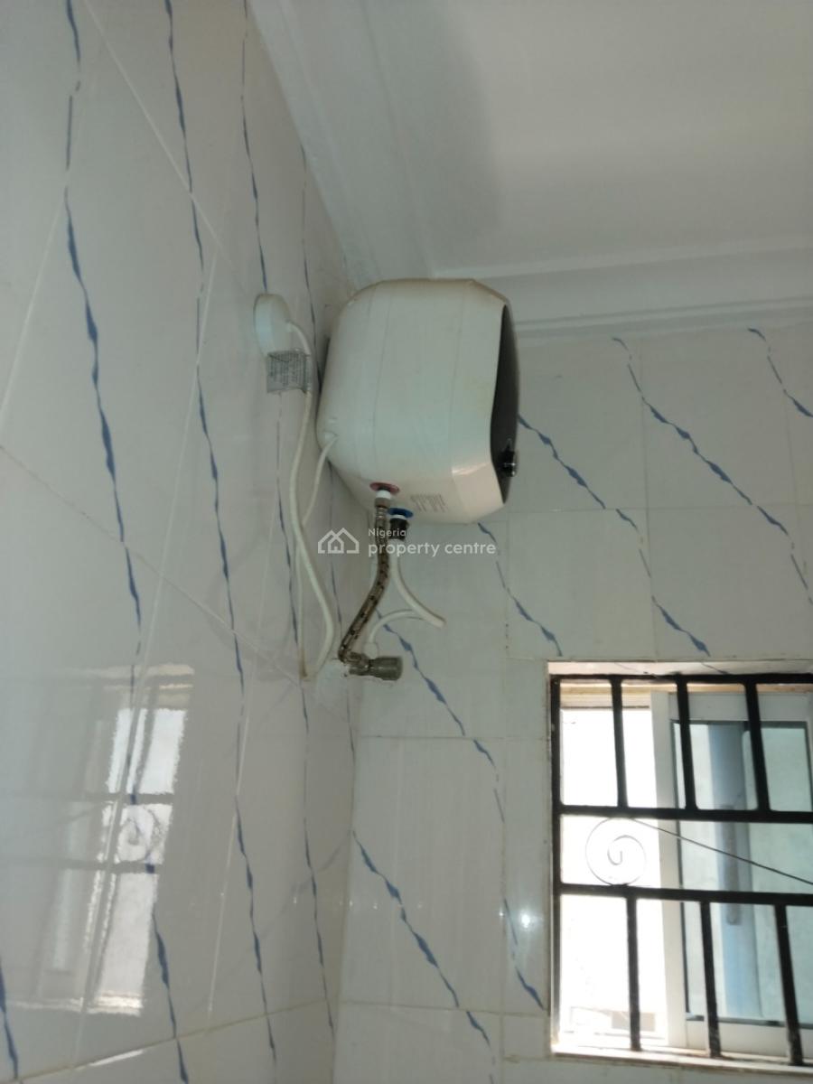 Lovely 2 Bedroom Flat, Bankole Estate, Magboro, Ogun, Flat / Apartment for Rent