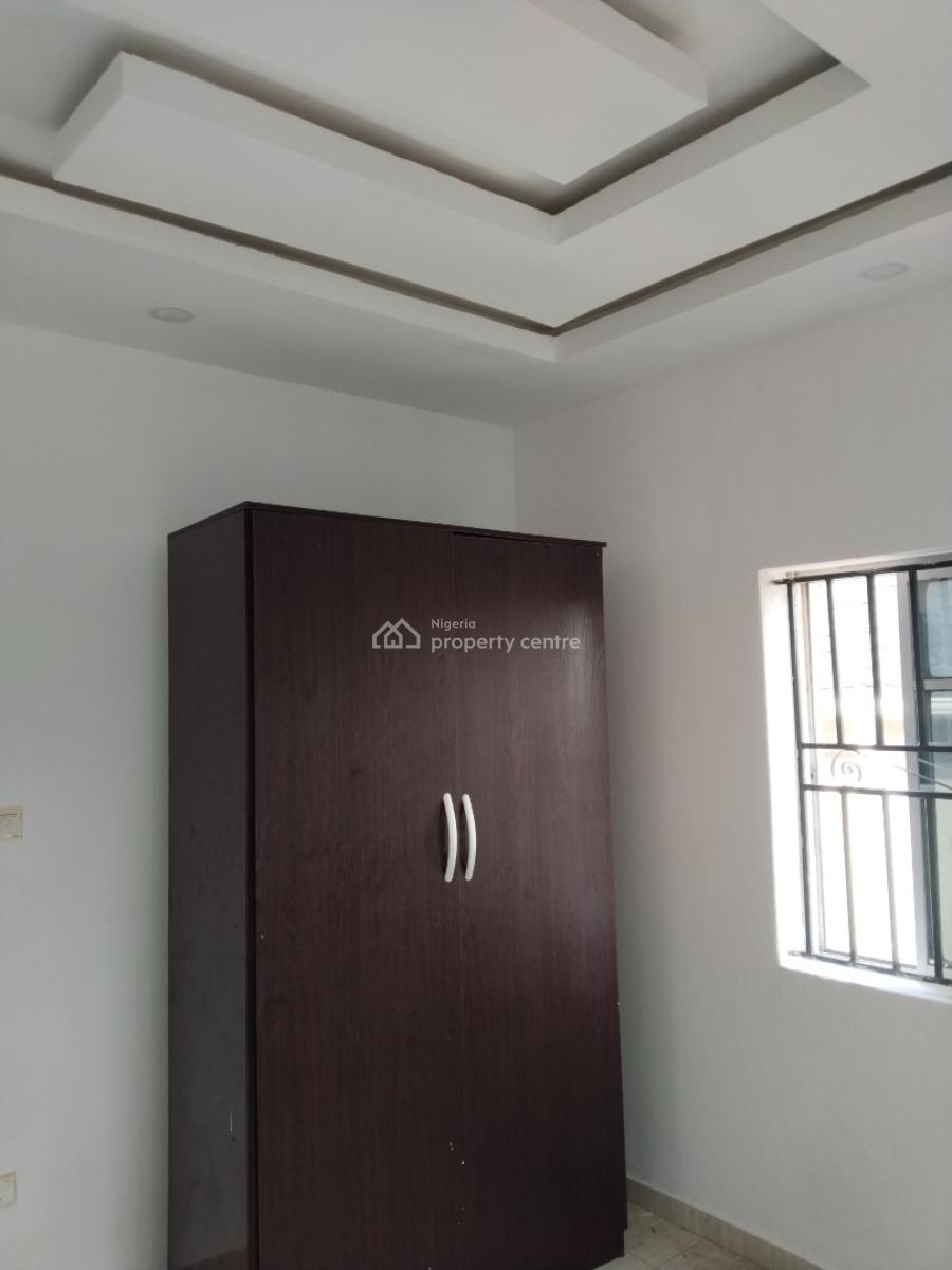 Lovely 2 Bedroom Flat, Bankole Estate, Magboro, Ogun, Flat / Apartment for Rent