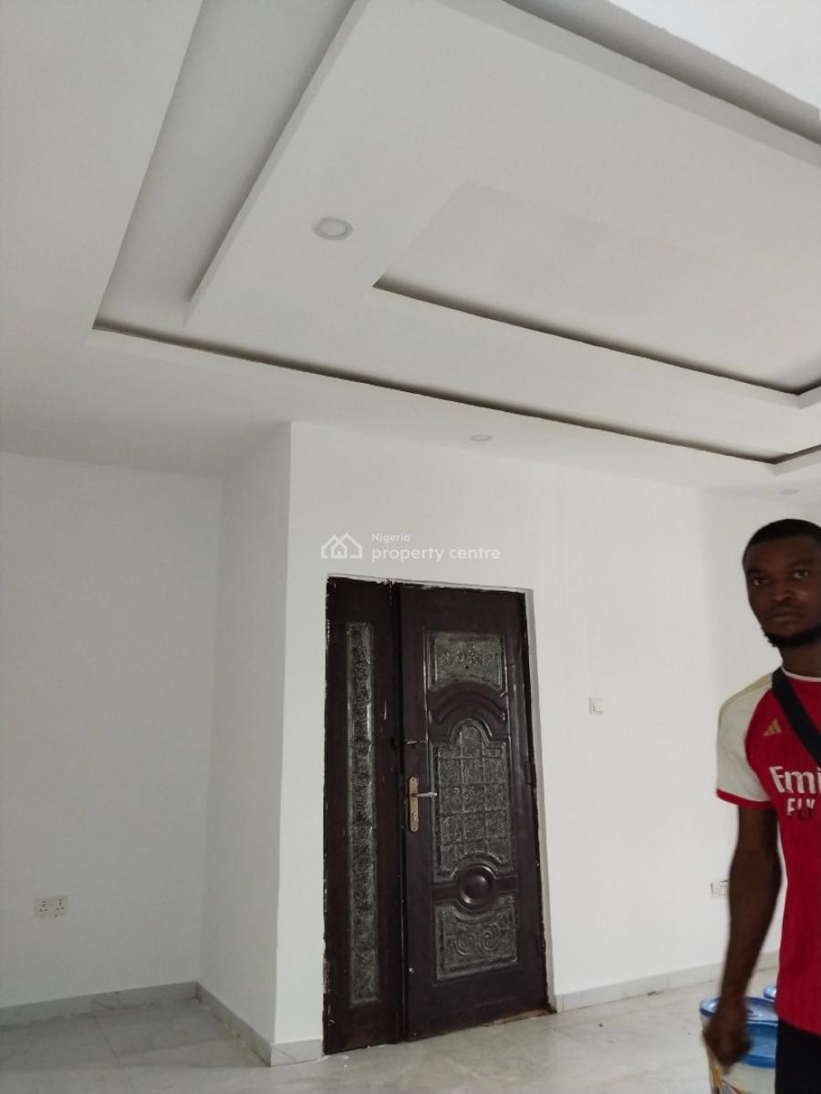 Lovely 2 Bedroom Flat, Bankole Estate, Magboro, Ogun, Flat / Apartment for Rent