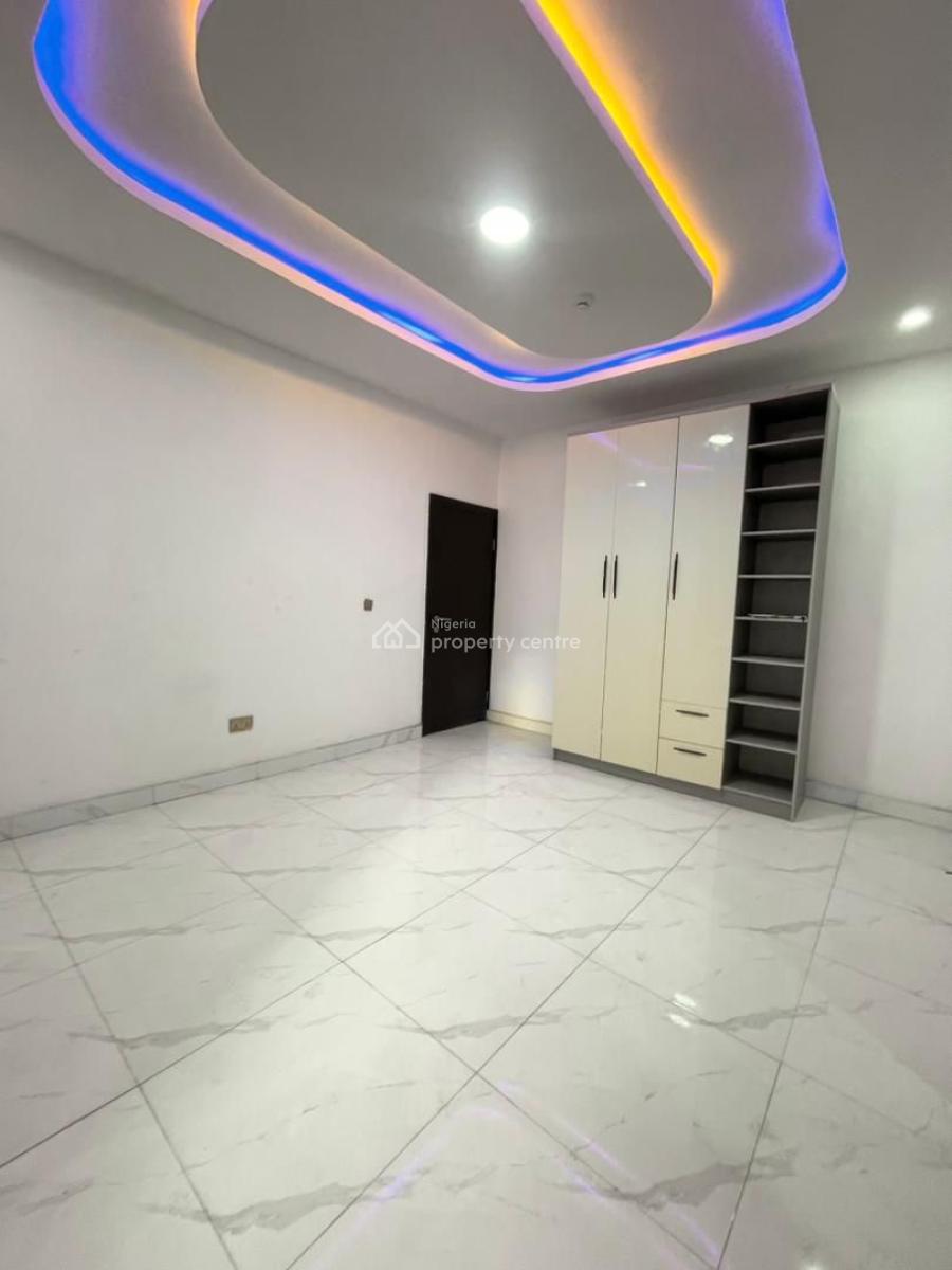 Exquisite Luxury Spacious 2 Bedroom Apartment with Bq, Elevator and, Lekki Phase 1, Lekki, Lagos, Block of Flats for Sale