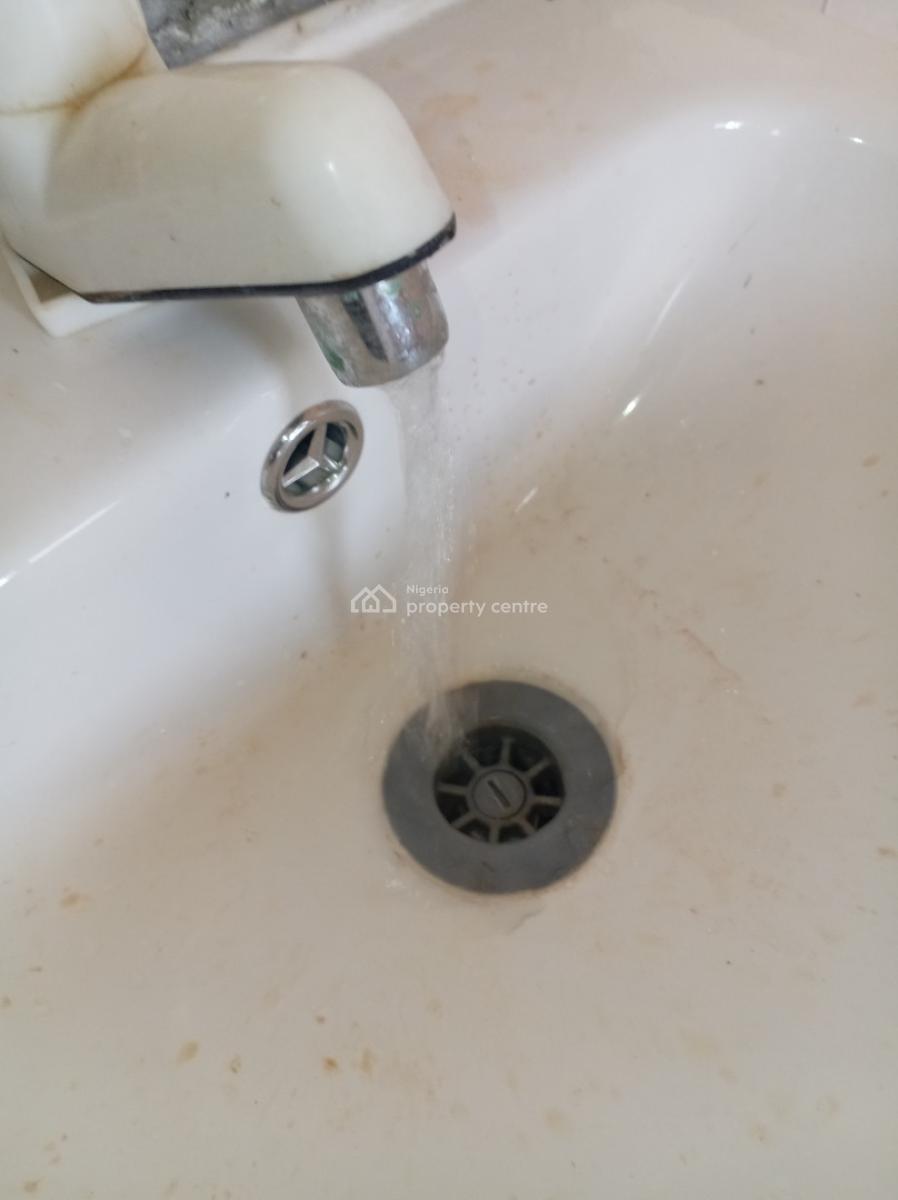 a Luxury 3 Bedroom Flat. Upstairs, Unity Estate, Badore, Ajah, Lagos, Flat / Apartment for Rent