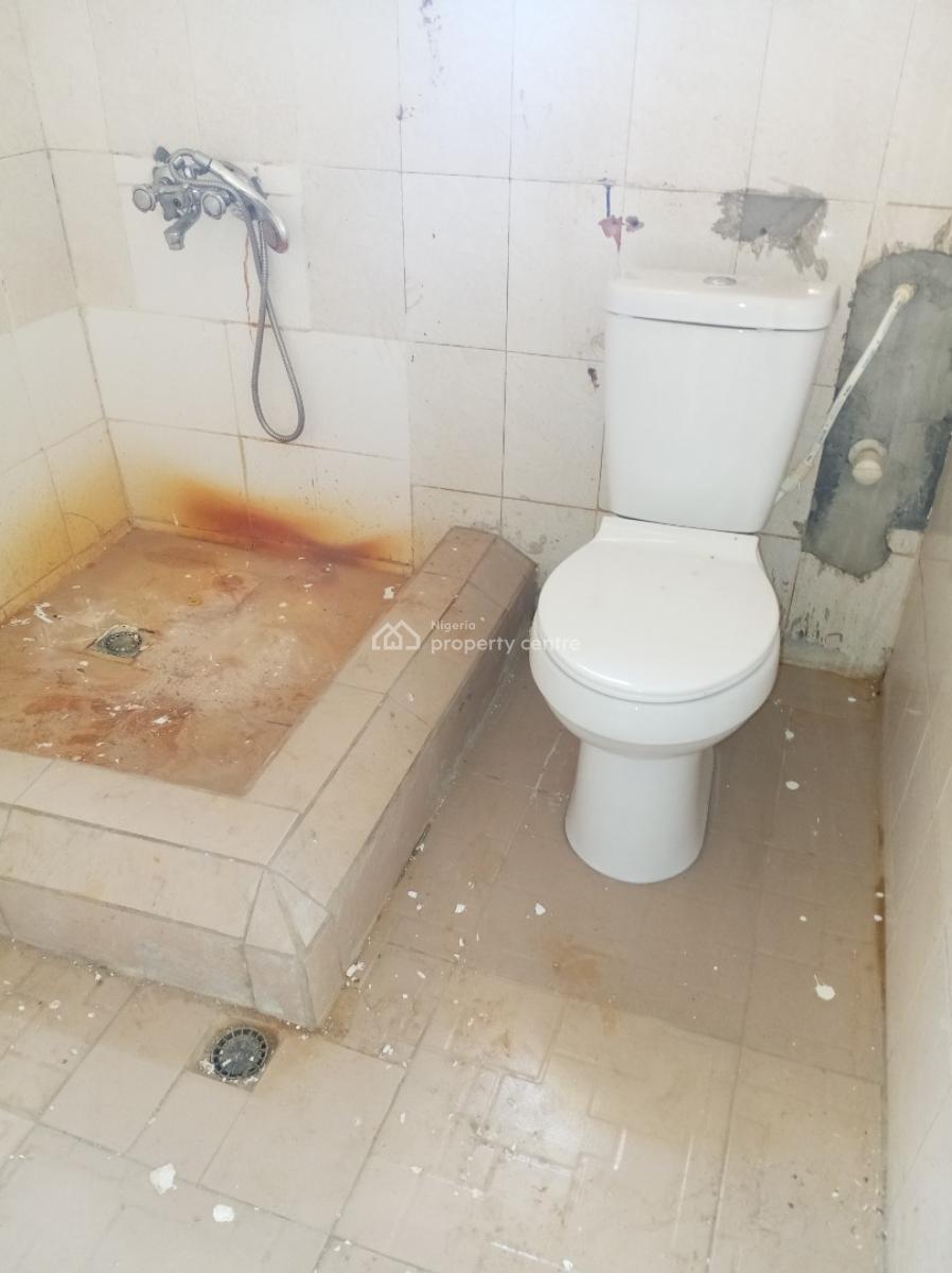 a Luxury 3 Bedroom Flat. Upstairs, Unity Estate, Badore, Ajah, Lagos, Flat / Apartment for Rent