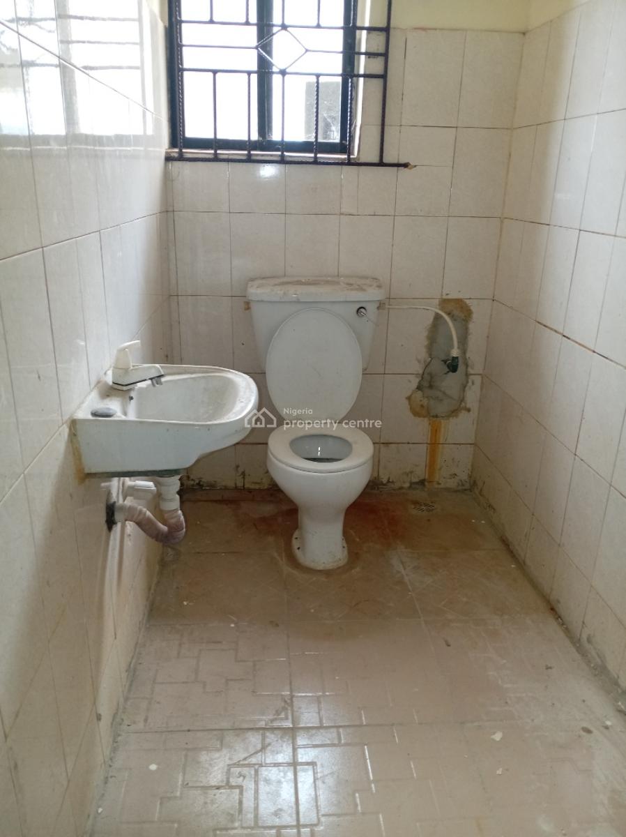 a Luxury 3 Bedroom Flat. Upstairs, Unity Estate, Badore, Ajah, Lagos, Flat / Apartment for Rent