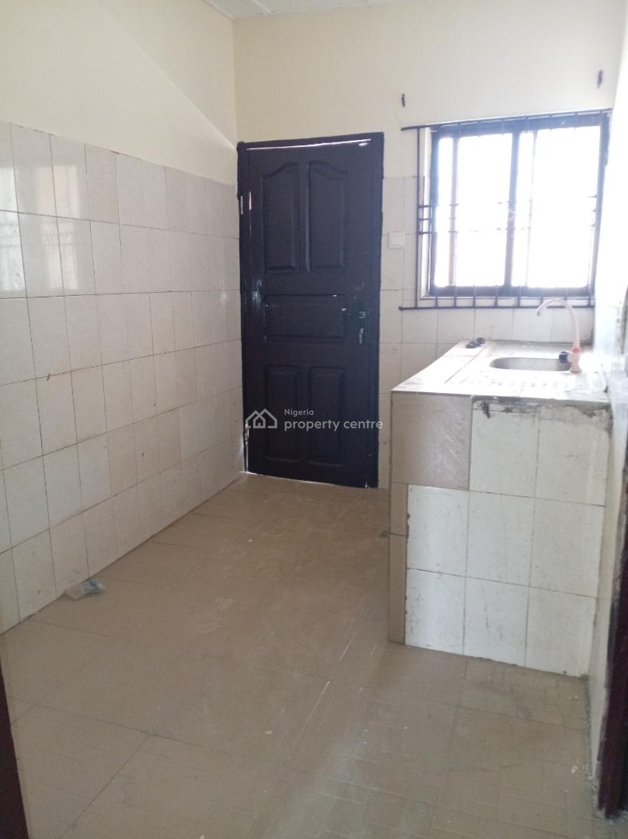 a Luxury 3 Bedroom Flat. Upstairs, Unity Estate, Badore, Ajah, Lagos, Flat / Apartment for Rent