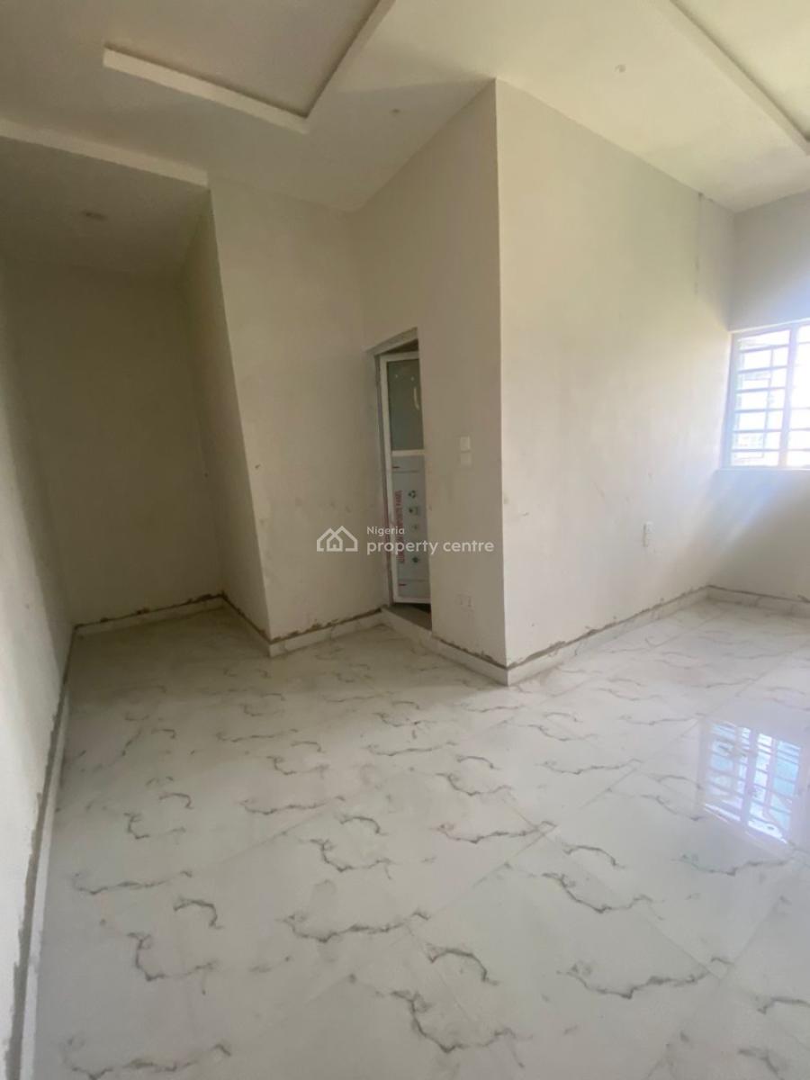 Excellent  2 Bedroom (with Miniflat), Ologolo, Lekki, Lagos, Flat / Apartment for Rent