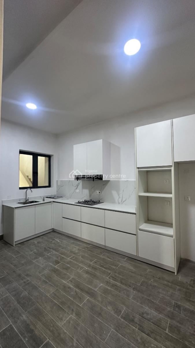 2 Bedroom Apartment, Lekki Phase 1, Lekki, Lagos, Flat / Apartment for Rent