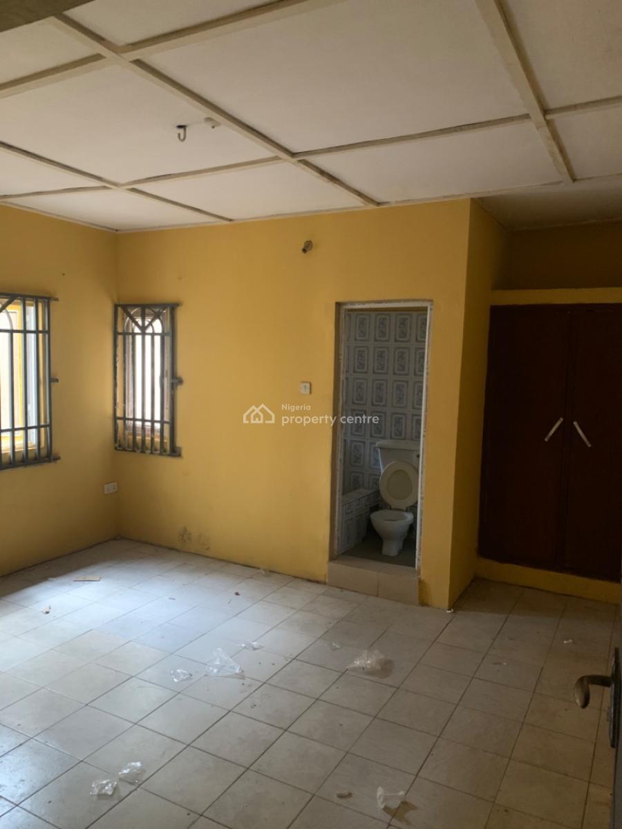 Spacious 2 Bedroom Apartment, Gra Phase 1, Magodo, Lagos, Flat / Apartment for Rent