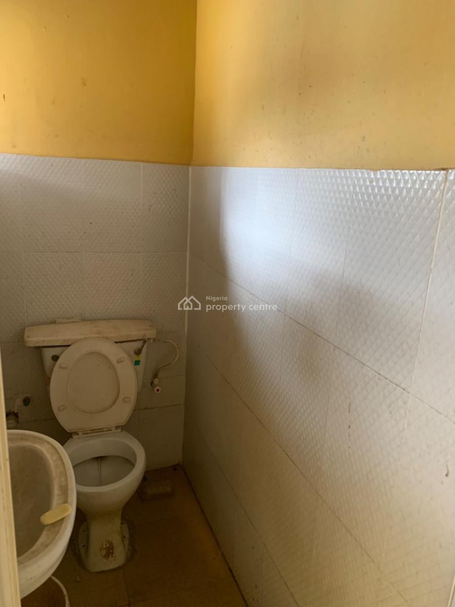 Spacious 2 Bedroom Apartment, Gra Phase 1, Magodo, Lagos, Flat / Apartment for Rent