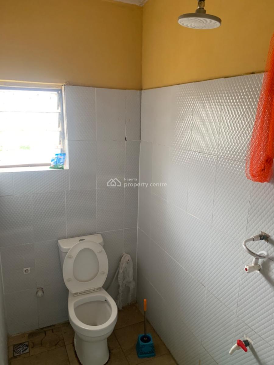 Spacious 2 Bedroom Apartment, Gra Phase 1, Magodo, Lagos, Flat / Apartment for Rent