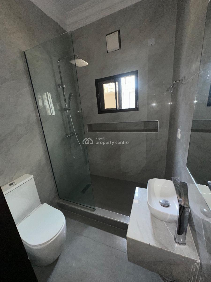 Massive 3 Bedroom Apartment, Off Esther Adeleke Or Studio 24, Lekki Phase 1, Lekki, Lagos, House for Rent