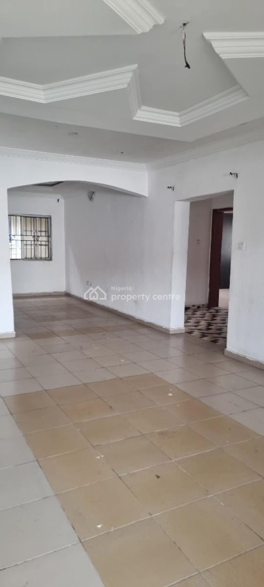 Well Maintained Spacious 3 Bedroom Flat Upstair with All Rooms En-suite, Okun-ajah Eti-osa, Ajah, Lagos, Flat / Apartment for Rent