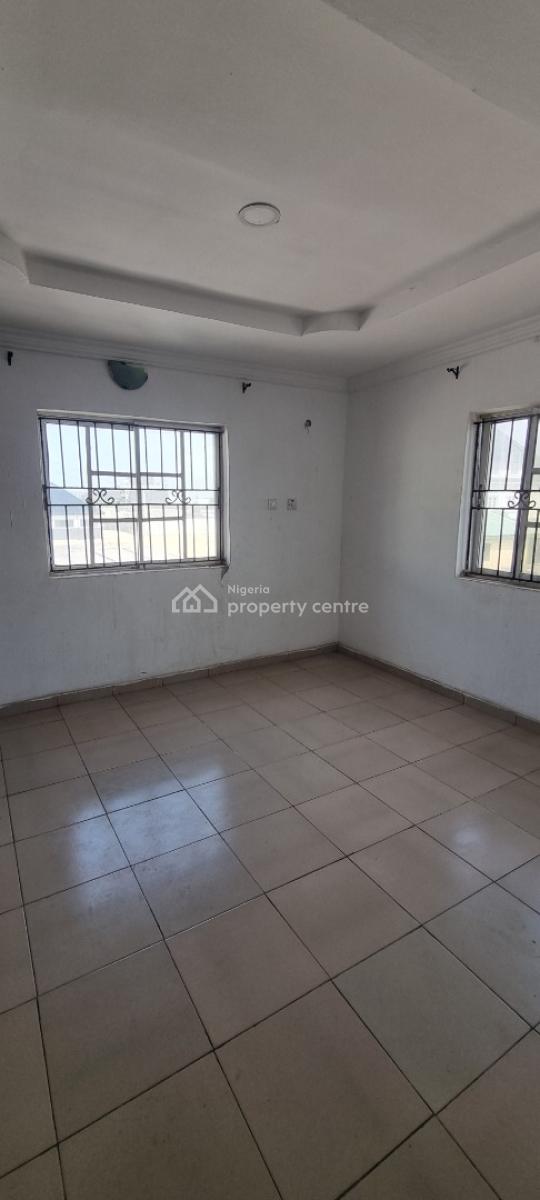 Well Maintained Spacious 3 Bedroom Flat Upstair with All Rooms En-suite, Okun-ajah Eti-osa, Ajah, Lagos, Flat / Apartment for Rent