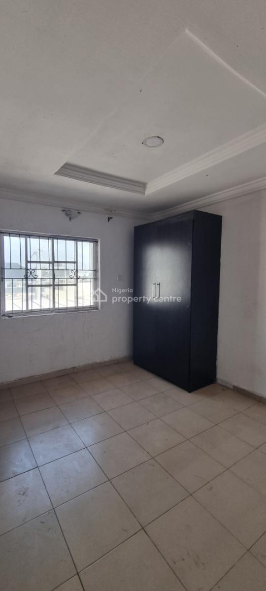 Well Maintained Spacious 3 Bedroom Flat Upstair with All Rooms En-suite, Okun-ajah Eti-osa, Ajah, Lagos, Flat / Apartment for Rent