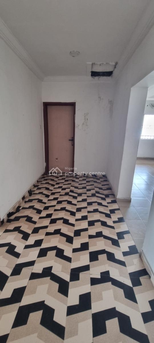 Well Maintained Spacious 3 Bedroom Flat Upstair with All Rooms En-suite, Okun-ajah Eti-osa, Ajah, Lagos, Flat / Apartment for Rent