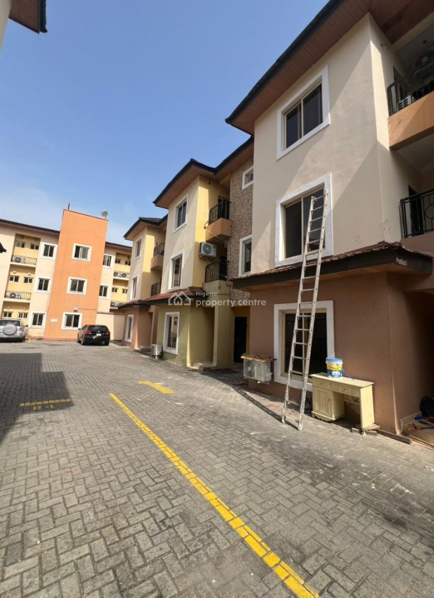 4 Bedroom Terrace Duplex with Bq and Swimming Pool in a Secured Estate, Lekki Phase 1, Lekki, Lagos, Terraced Duplex for Rent