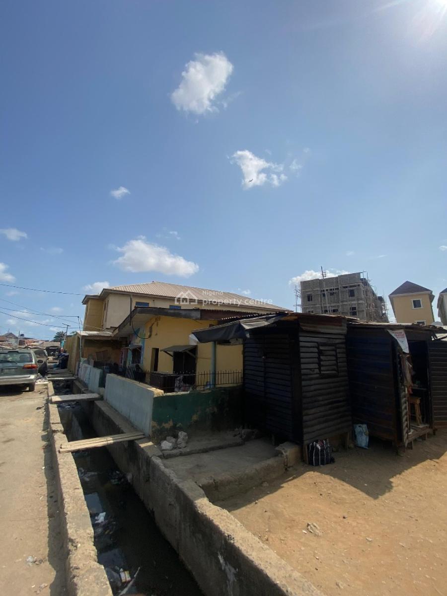 Bungalow Available in a Prime and Accessible Area, Ikate, Surulere, Lagos, Detached Bungalow for Sale