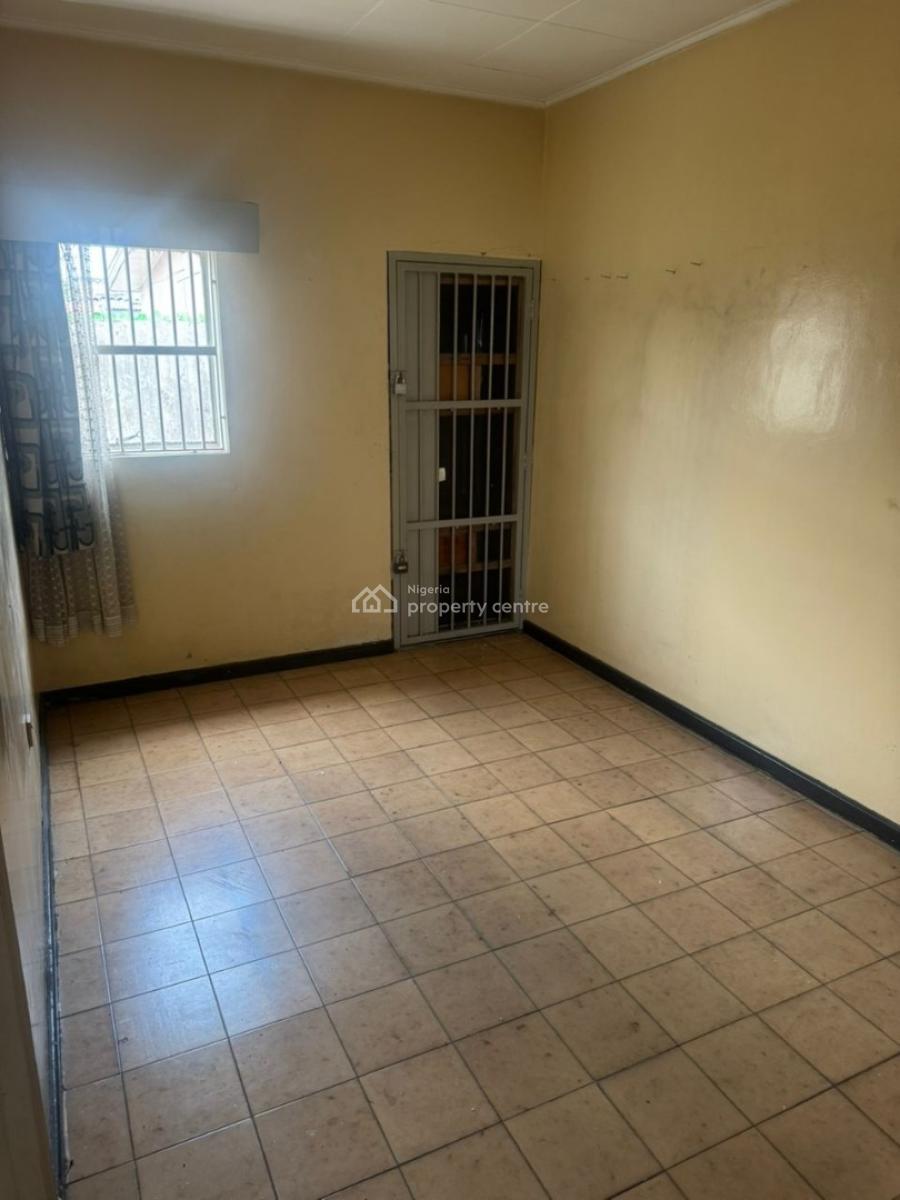 Spacious Detached 3 Bedroom Bungalow for Office/commercial Use Only, Tafabalewa Crescent, Adeniran Ogunsanya, Surulere, Lagos, Detached Bungalow for Rent