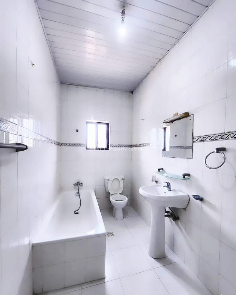 5 Bedrooms Semi-detached Duplex + Bq  for Office Use., Lekki Phase 1, Lekki, Lagos, Office Space for Rent