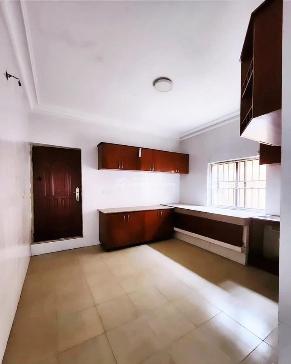 5 Bedrooms Semi-detached Duplex + Bq  for Office Use., Lekki Phase 1, Lekki, Lagos, Office Space for Rent