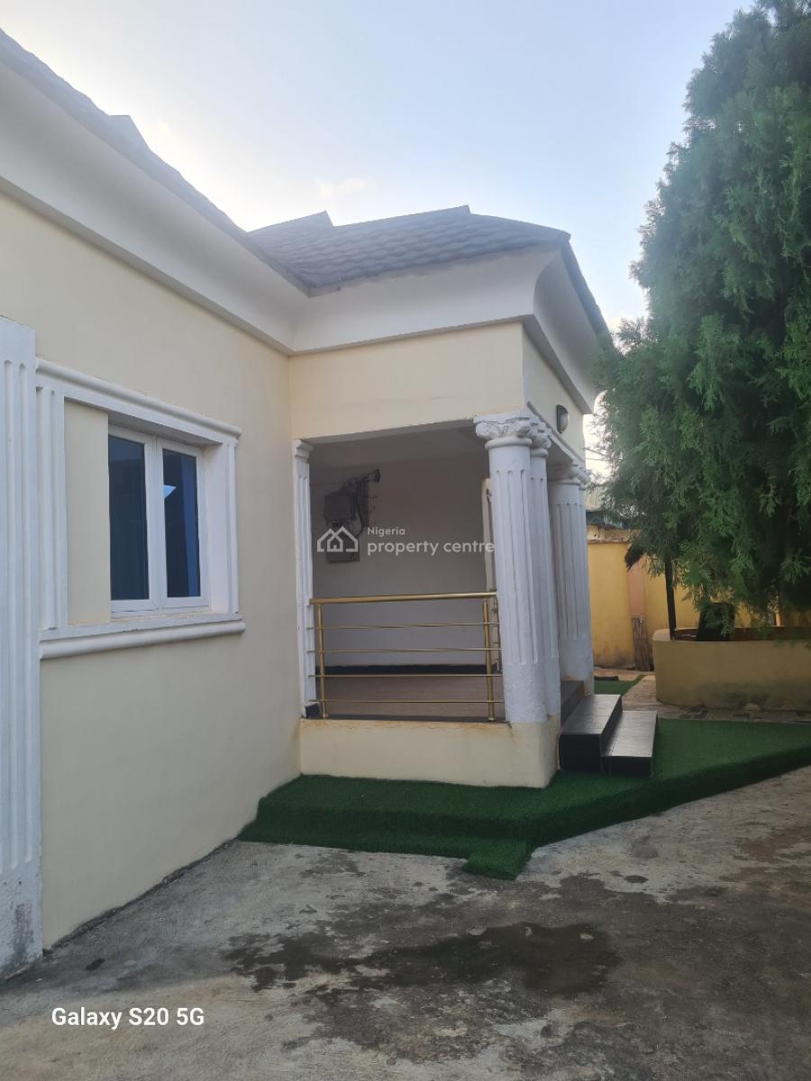 Executive 6 Bedrooms Bungalow, Radio Estate, Off Awolowo Road, Ikorodu, Lagos, Detached Bungalow for Sale