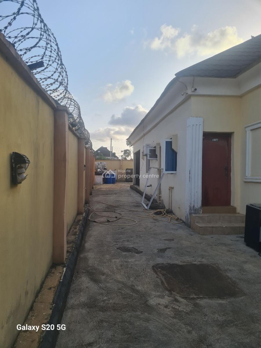 Executive 6 Bedrooms Bungalow, Radio Estate, Off Awolowo Road, Ikorodu, Lagos, Detached Bungalow for Sale