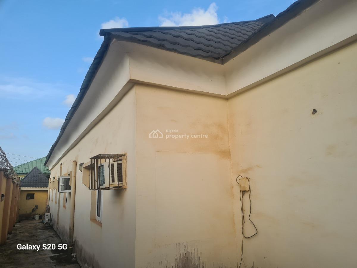 Executive 6 Bedrooms Bungalow, Radio Estate, Off Awolowo Road, Ikorodu, Lagos, Detached Bungalow for Sale