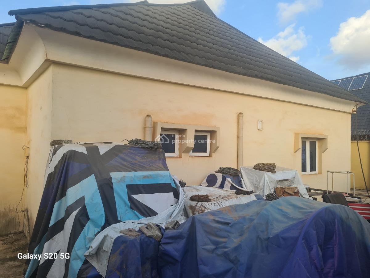 Executive 6 Bedrooms Bungalow, Radio Estate, Off Awolowo Road, Ikorodu, Lagos, Detached Bungalow for Sale