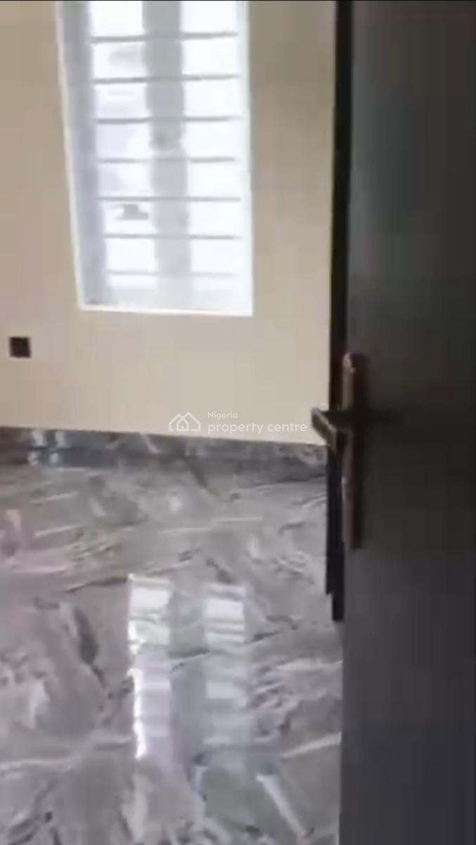 Decent 2 Bedroom Flat Upstairs, Anthony, Maryland, Lagos, Flat / Apartment for Rent