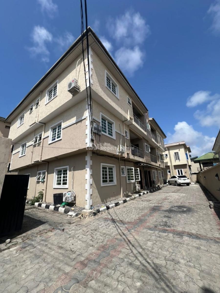 Stunning Spacious 2 Bedroom Apartment in a Secure Estate, Osapa, Lekki, Lagos, Flat / Apartment for Rent