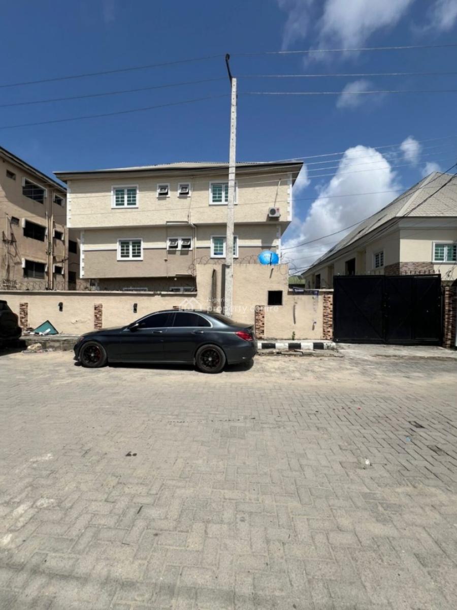 Stunning Spacious 2 Bedroom Apartment in a Secure Estate, Osapa, Lekki, Lagos, Flat / Apartment for Rent