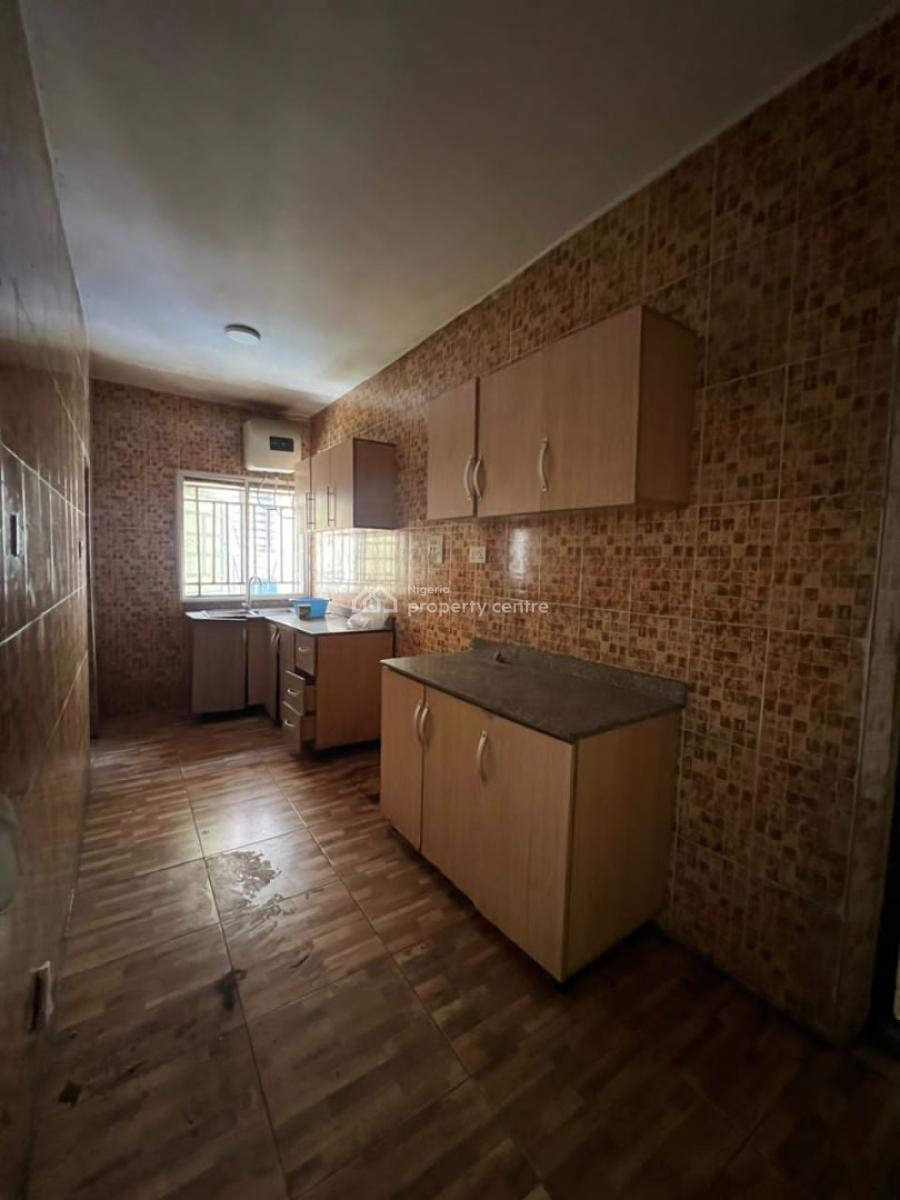 Stunning Spacious 2 Bedroom Apartment in a Secure Estate, Osapa, Lekki, Lagos, Flat / Apartment for Rent