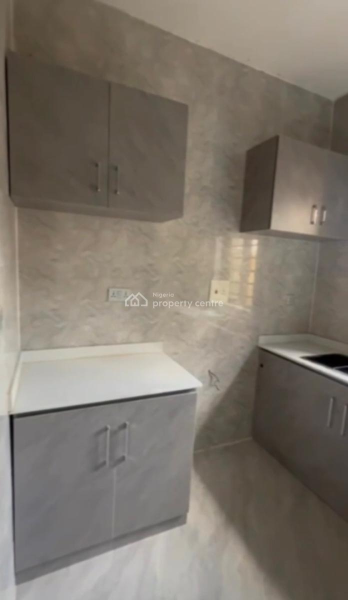 Newly Built Spacious 3bedroom Flat Upstairs, Surulere, Lagos, Flat / Apartment for Rent