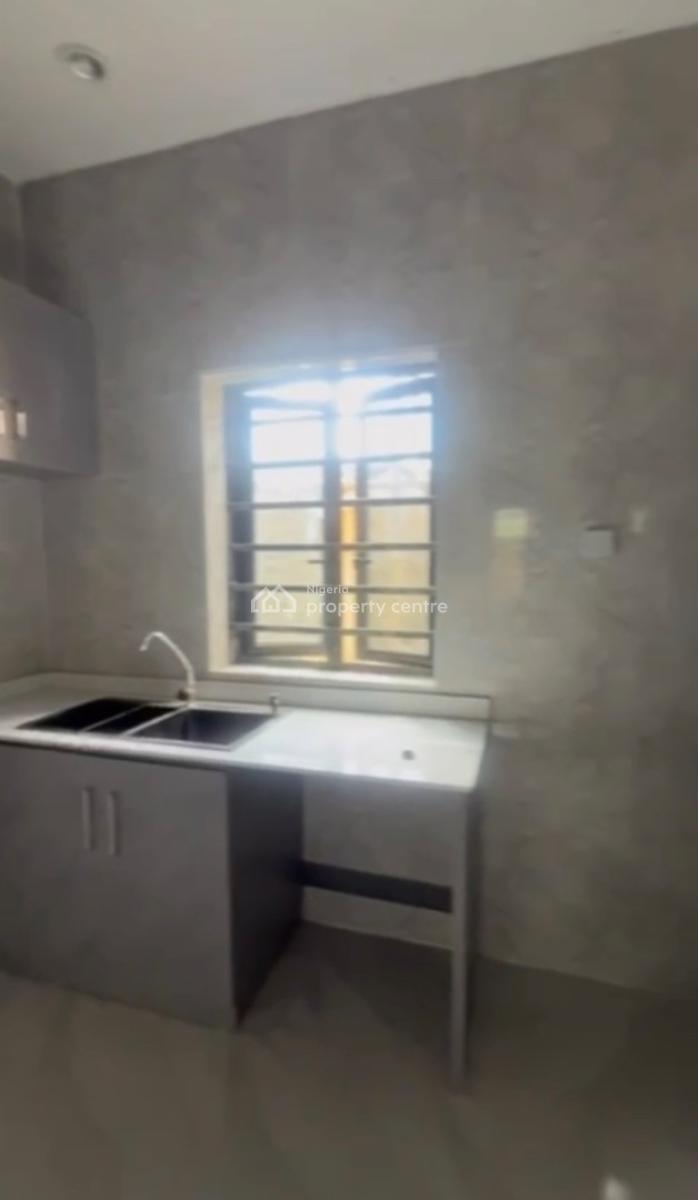 Newly Built Spacious 3bedroom Flat Upstairs, Surulere, Lagos, Flat / Apartment for Rent