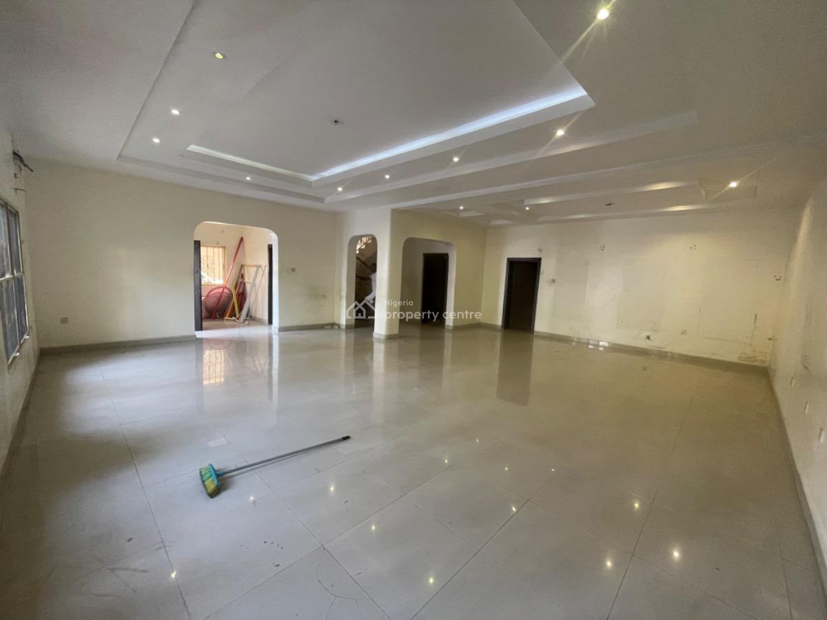Very Spacious 4 Bedroom with Bq, Lekki Phase 1, Lekki, Lagos, Semi-detached Duplex for Rent