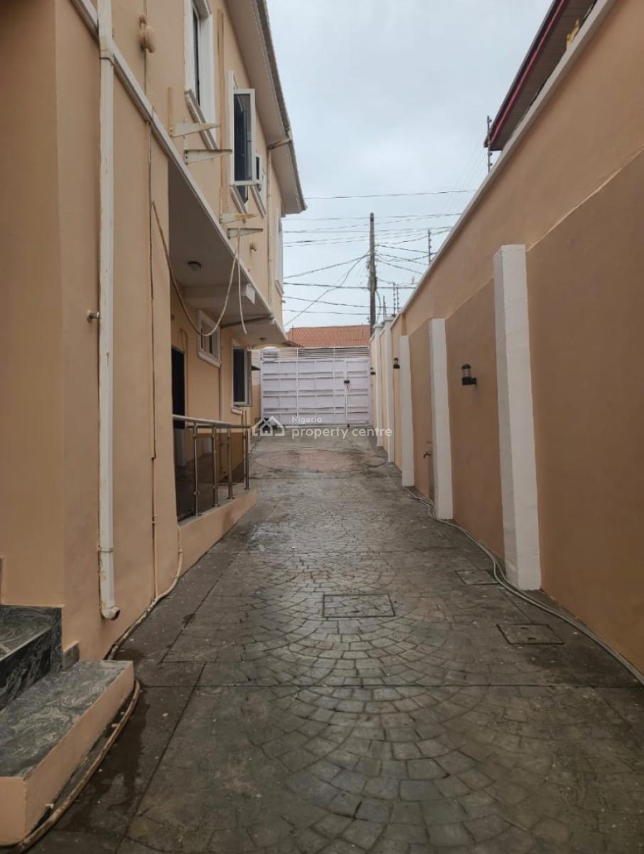 Decent 4 Bedroom Terrace Duplex with a Bq, Gra Phase 2, Magodo, Lagos, Terraced Duplex for Rent