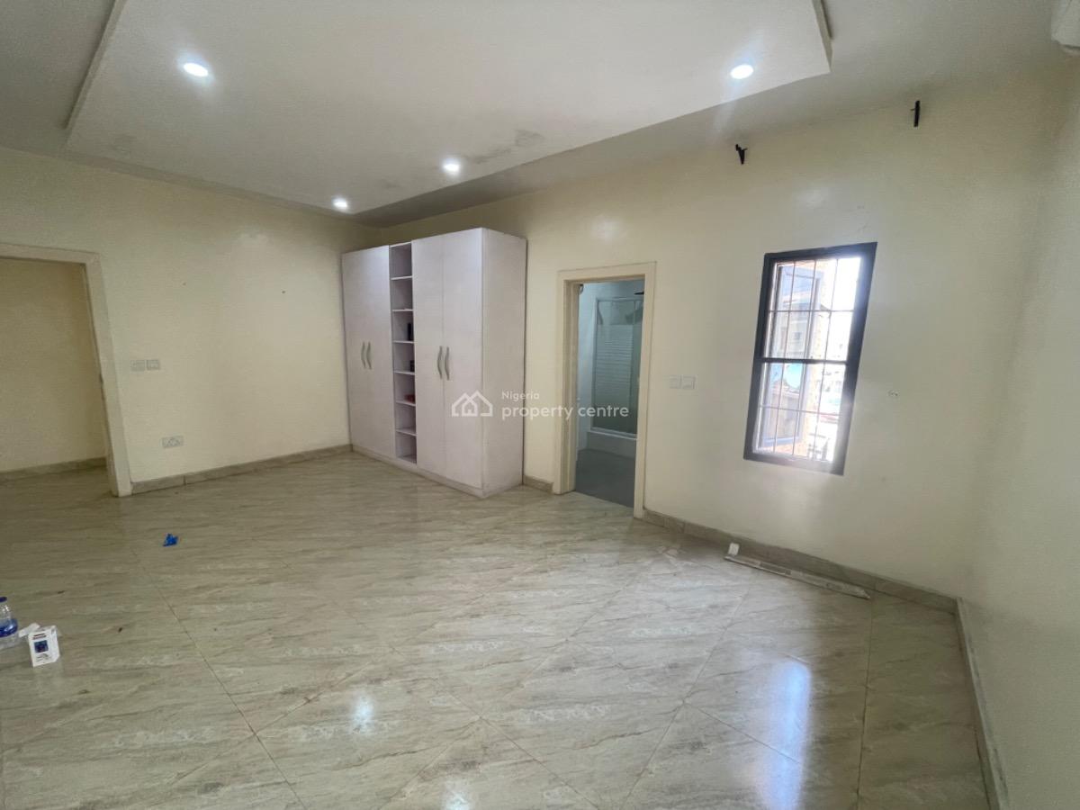 Well Maintained 3 Bedroom with Swimming Pool and Bq on 1st Floor, Lekki Phase 1, Lekki, Lagos, House for Rent