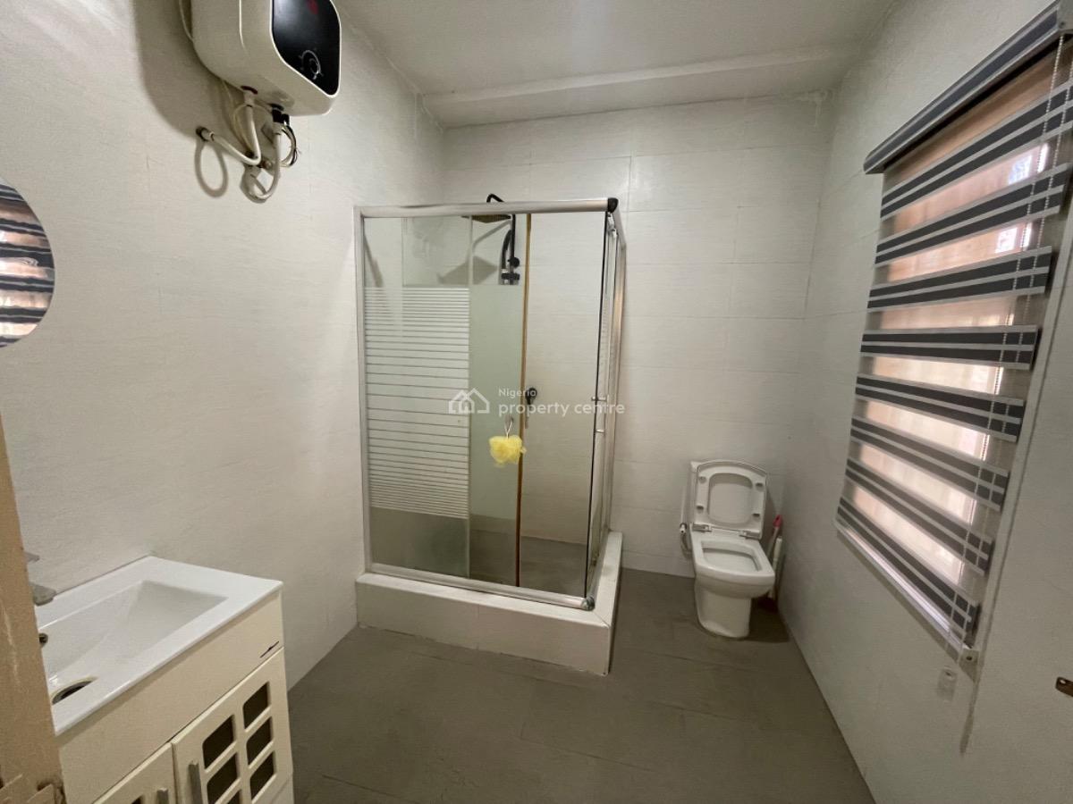 Well Maintained 3 Bedroom with Swimming Pool and Bq on 1st Floor, Lekki Phase 1, Lekki, Lagos, House for Rent
