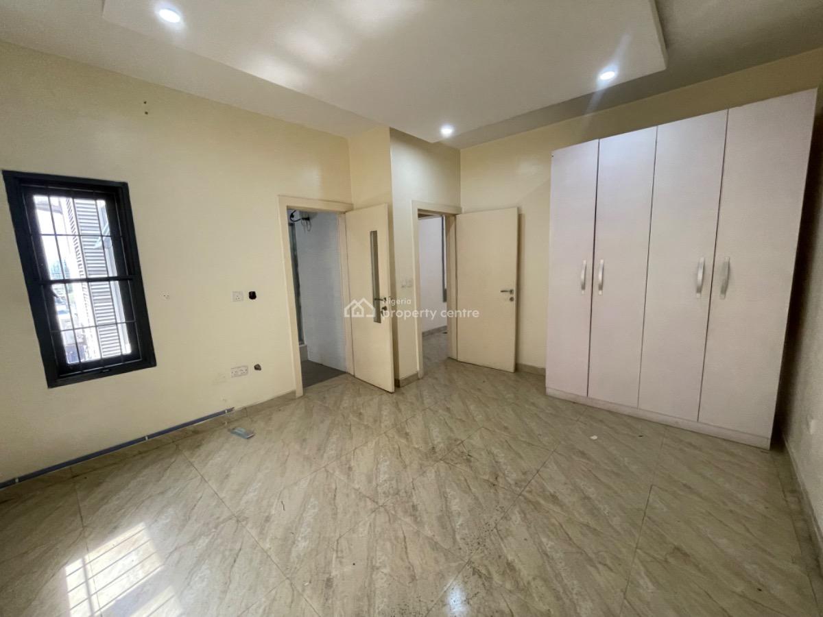 Well Maintained 3 Bedroom with Swimming Pool and Bq on 1st Floor, Lekki Phase 1, Lekki, Lagos, House for Rent