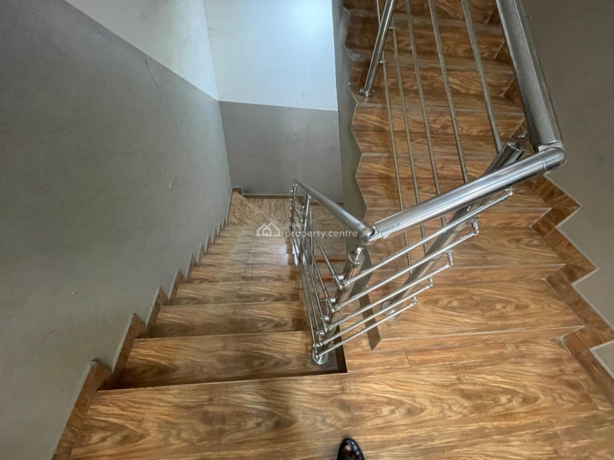 Well Maintained 3 Bedroom with Swimming Pool and Bq on 1st Floor, Lekki Phase 1, Lekki, Lagos, House for Rent