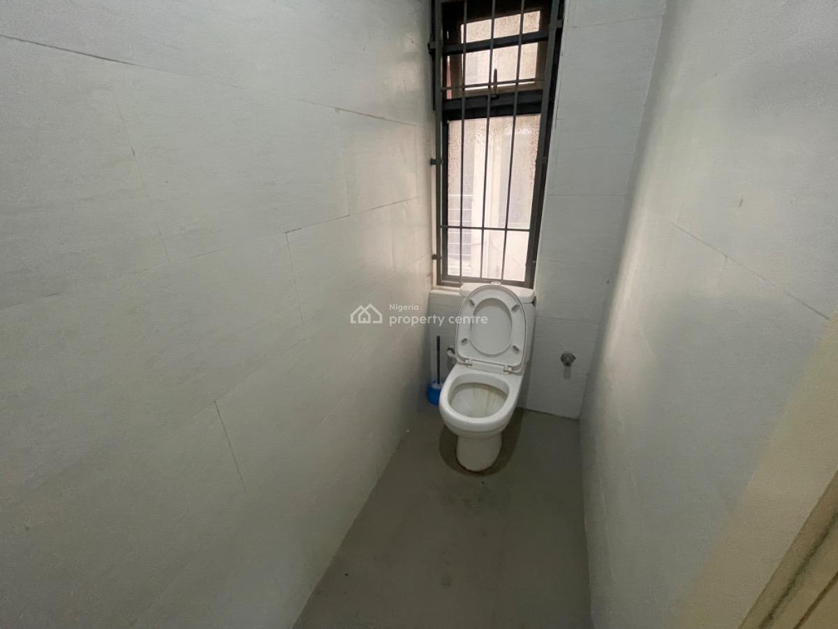 Well Maintained 3 Bedroom with Swimming Pool and Bq on 1st Floor, Lekki Phase 1, Lekki, Lagos, House for Rent